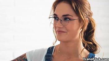 Oynat Daisy taylor siri dahl'ın ıslak amını yaladı, o bir üniversite öğrencisi ve hevesli bir model, güzel bir mülkün kapılarından geçiyor. bugün benim ilham perim olmaya hazır mısın? siri papatya istedi