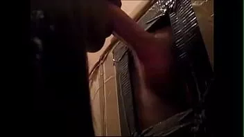Reproduzir Jovem dj universitário hétero veio sentir essa garganta brasileira faminta novamente