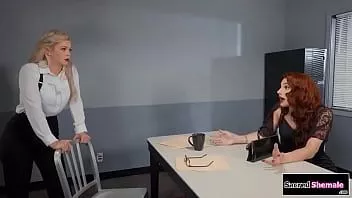 تشغيل اللص العابر ارييل رزين سرج من قبل ضابط في 3some