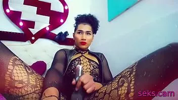 play हॉर्नी ट्रॅनी जर्किंग उसकी बिग डिक पर वेबकैम