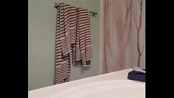 Play Spying on ur trans roommate in the shower