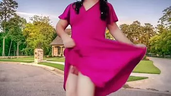 play Des voisins me regardent danser sexy nue dans le jardin