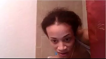 播放 Tgirl他妈的与男朋友异族
