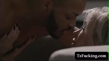 Redare Shemale fierbinte suge și se suge - Aubrey Kate, Dillon Diaz