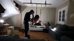 play Décorations de Noël pervers: ornements de bondage trans