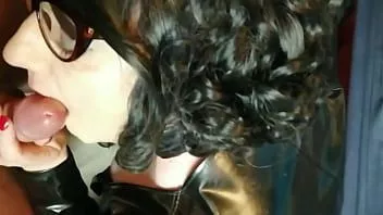 play Sissy tania cox giving head and getting pissed on